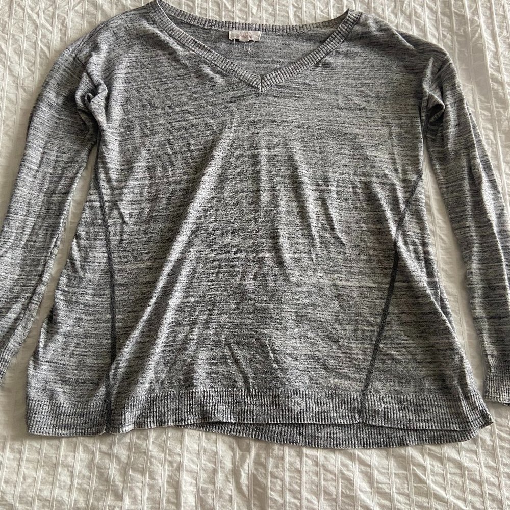 BP gray v neck top